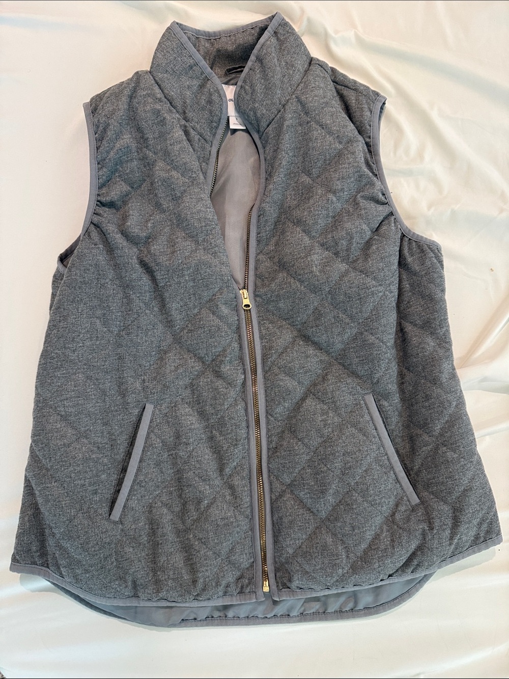 Old Navy Quilted Gray Sleeveless Puffer Vest with Gold Zipper
